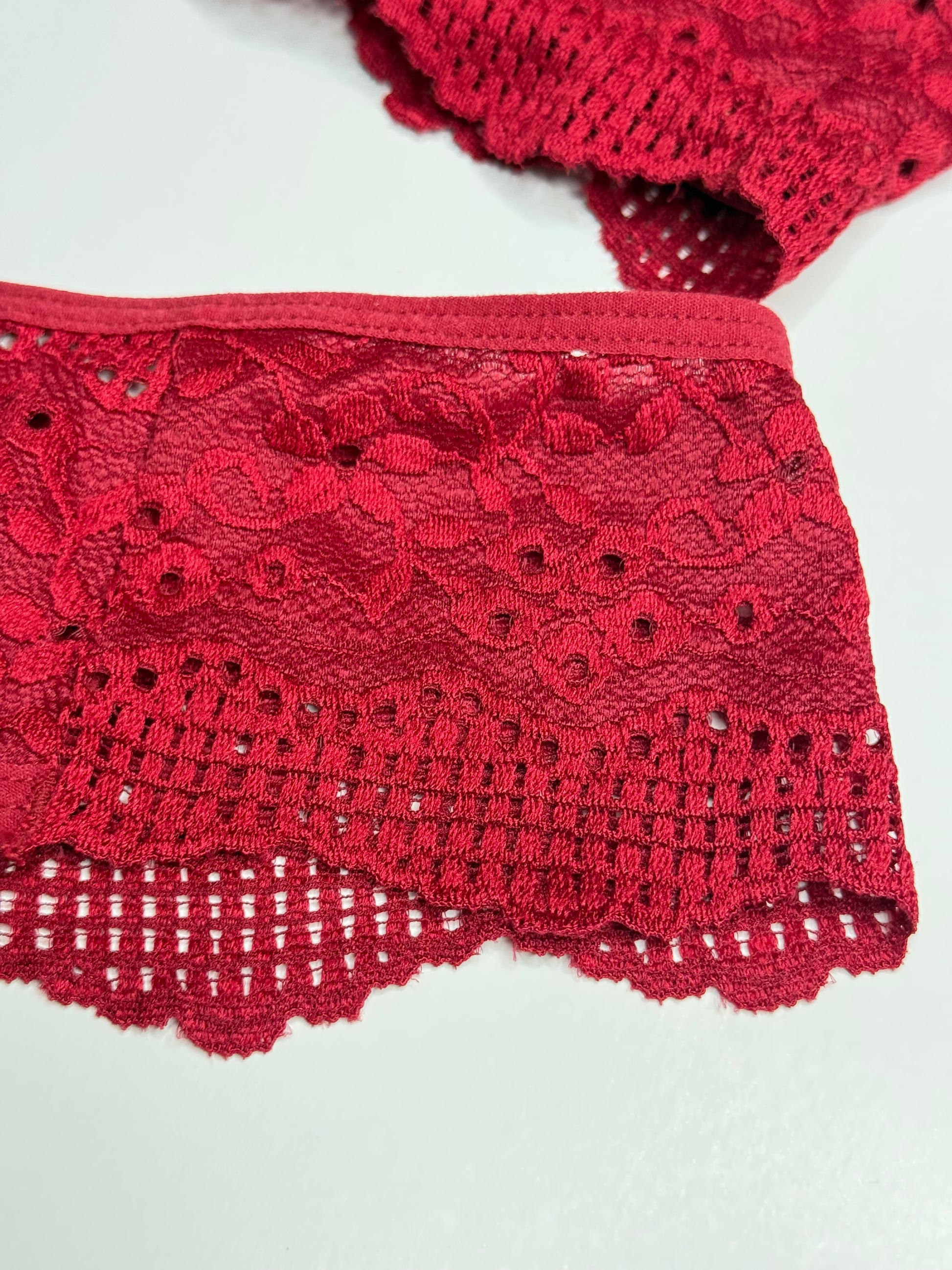 Lace Set with Detailed Panty | Ref: 142