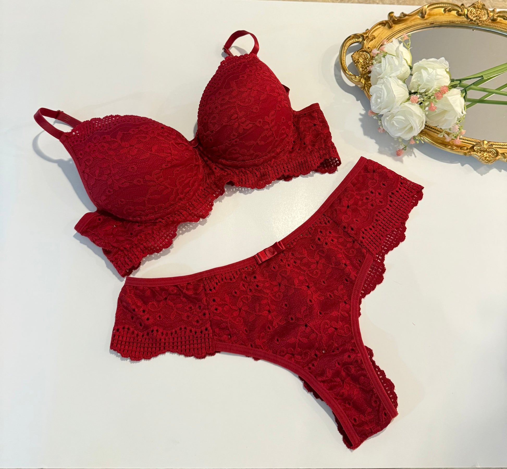 Lace Set with Detailed Panty | Ref: 142