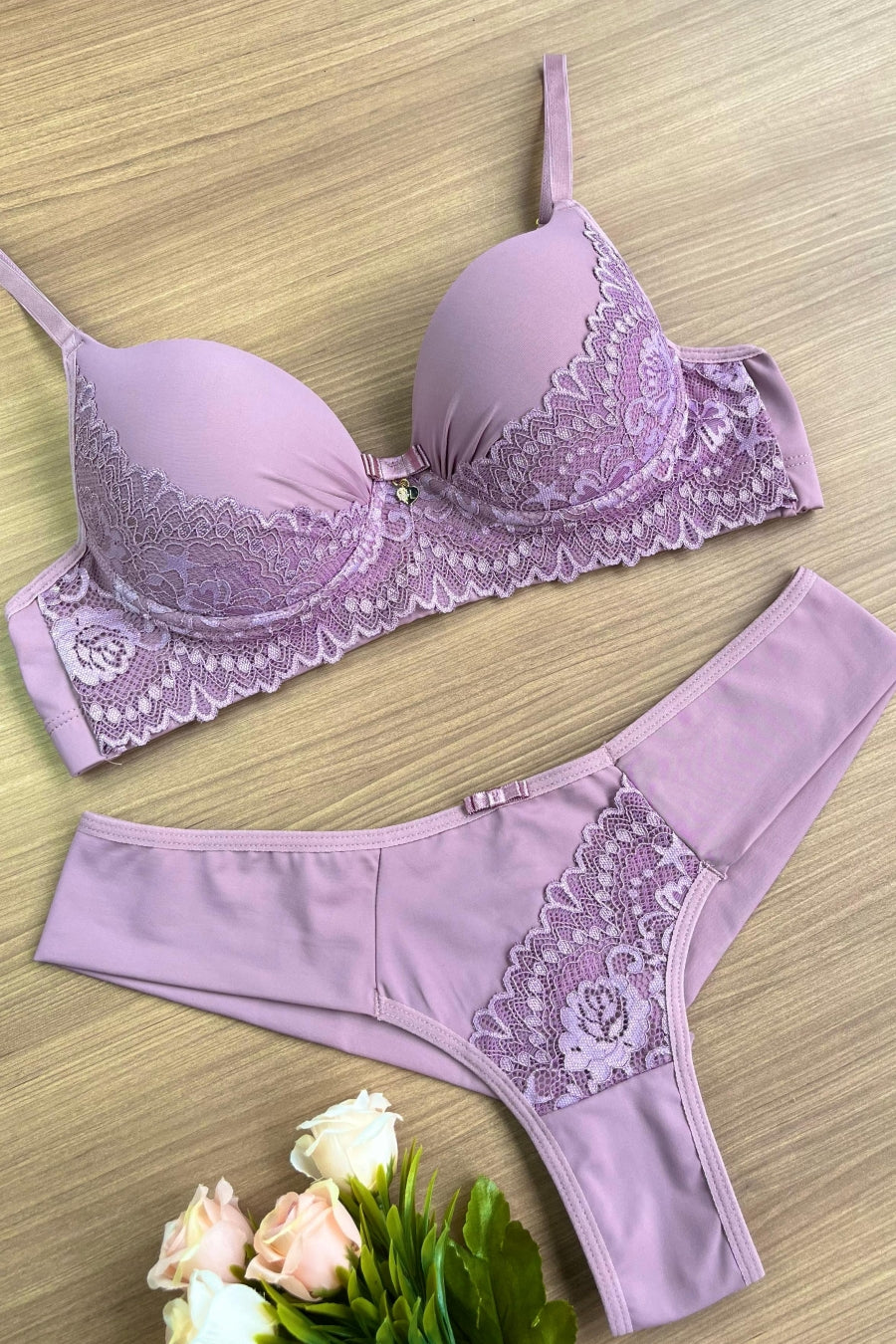 Microfiber Set with Padding and Underwire, Lace Details, and Double-String Thong | Ref: 128
